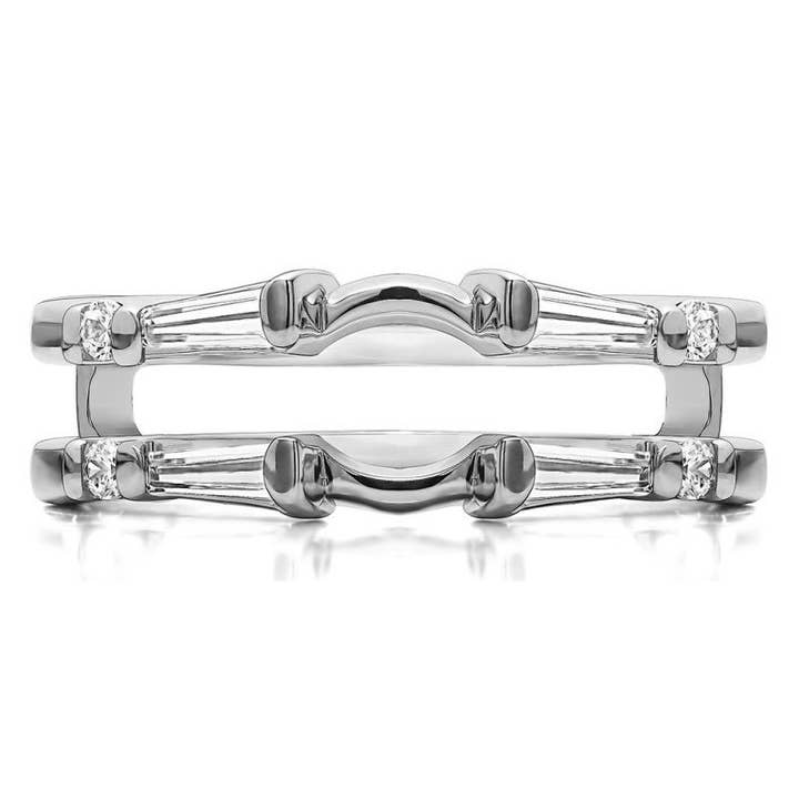 Zweibirke 0,46 ct. Vergrößerungsring für Solitär in Baguetteform, Sterlingsilber, Moissanit oder Zirkonia (nur Ringschutz) für den Großhandel von TwoBirch