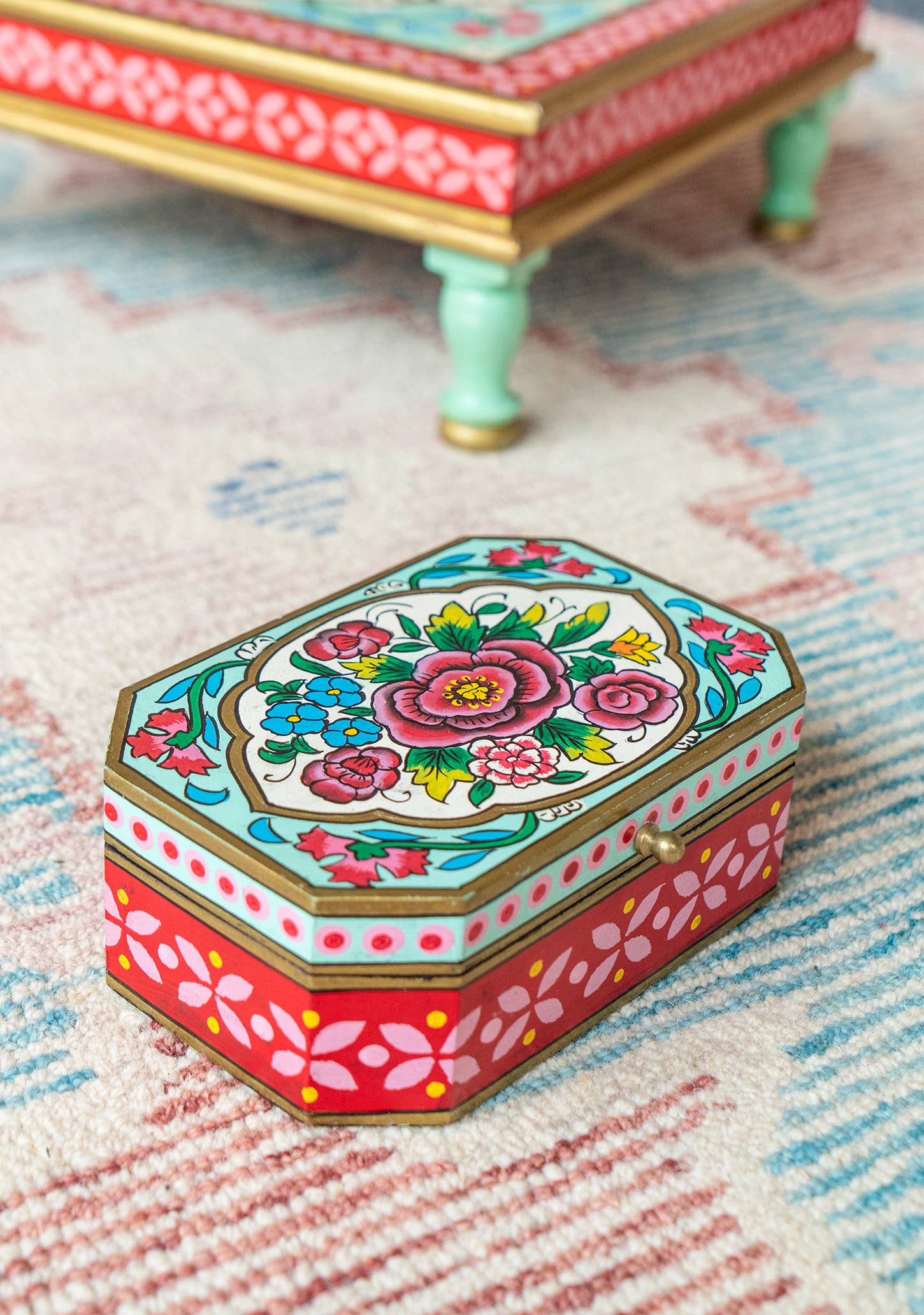 Namaste – wholesale Prydnadslåda – Rikisha handmålad låda3