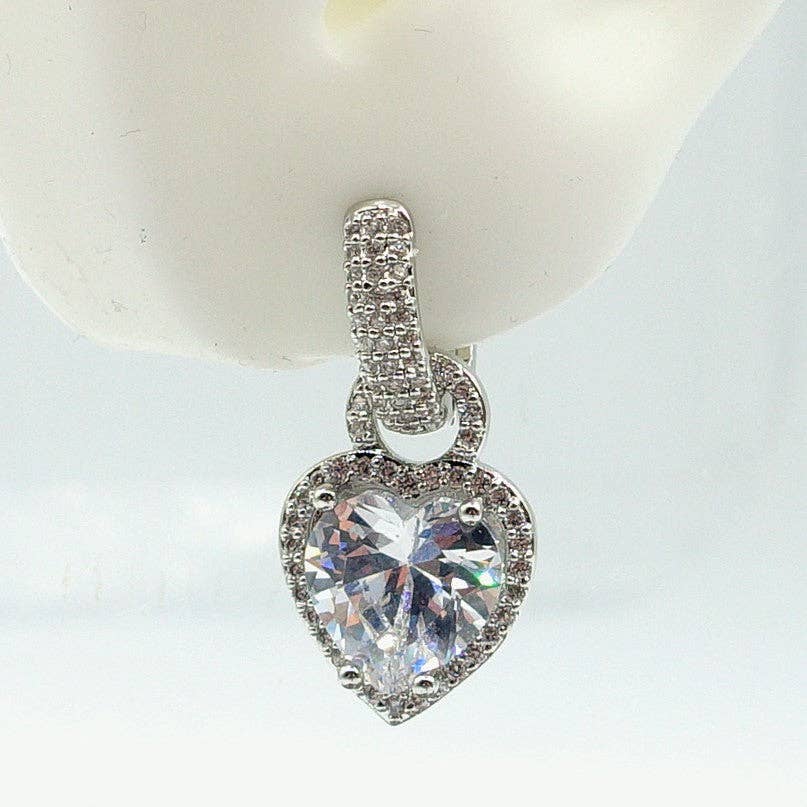 Daemon srls - Wholesale Hoop Earrings - AURORA HOOPS ~ Orecchini mini cerchi zirconati FULL in Cubic Zirconia a forma di cuore9