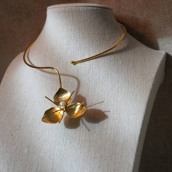 Heliconia Boutique – Großhandel Kette mit Anhänger/Charm – Perlenblumen-Halskette – Blüte & Perle, Zartes Geschenk3
