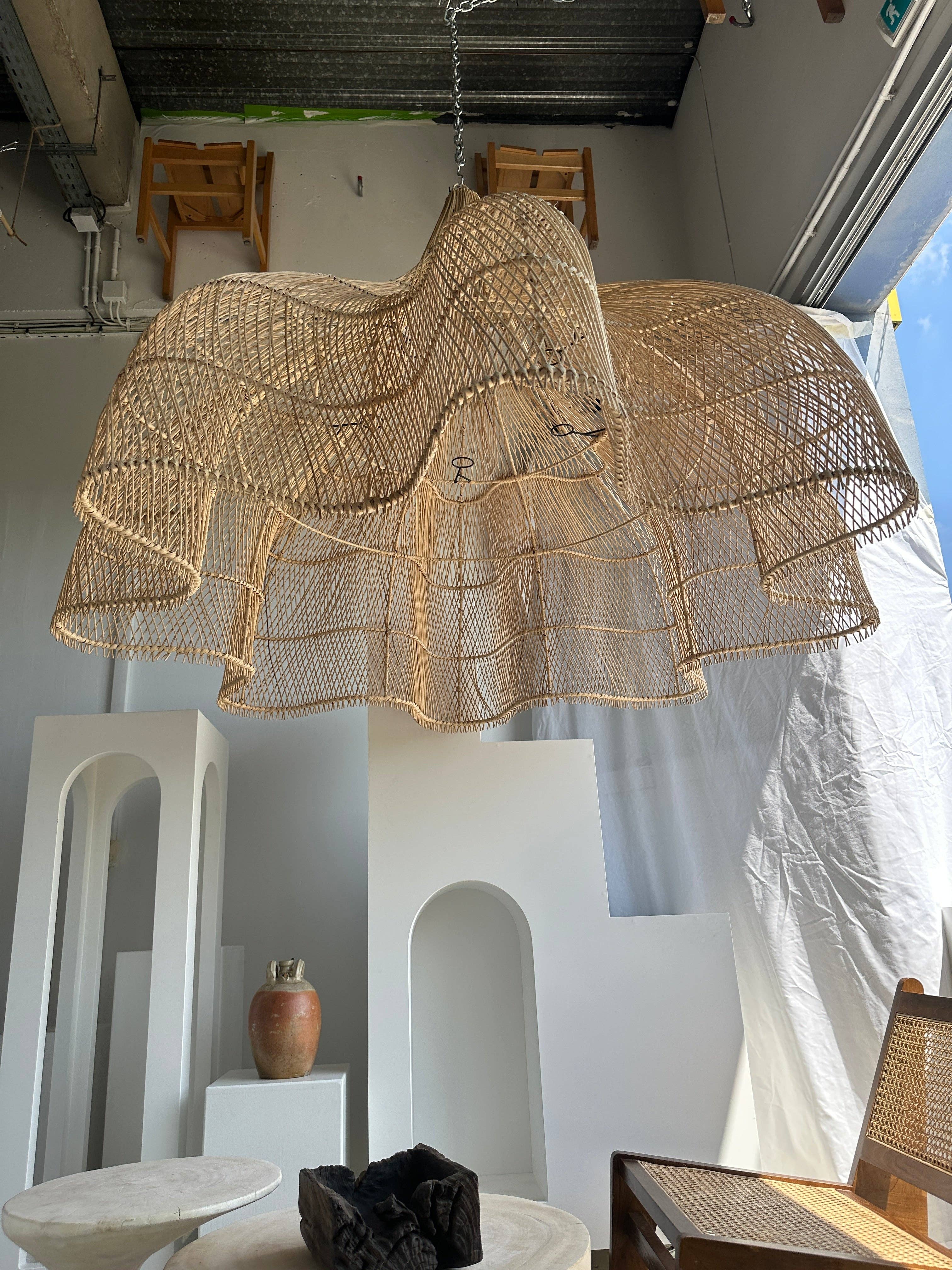 Office Objets - Wholesale Chandelier/Hanging Light - Immense rattan suspension in the shape of a flower, tulip, corolla H:1m; D:1m50161