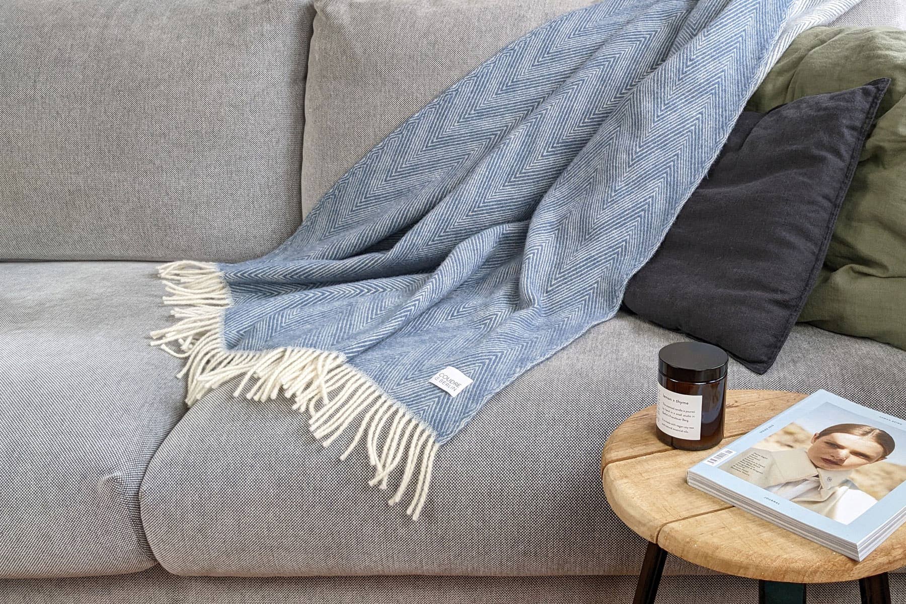Coudre Berlin - Wholesale Throw Blanket - Wool blanket/cuddly blanket fine herringbone blue concrete5