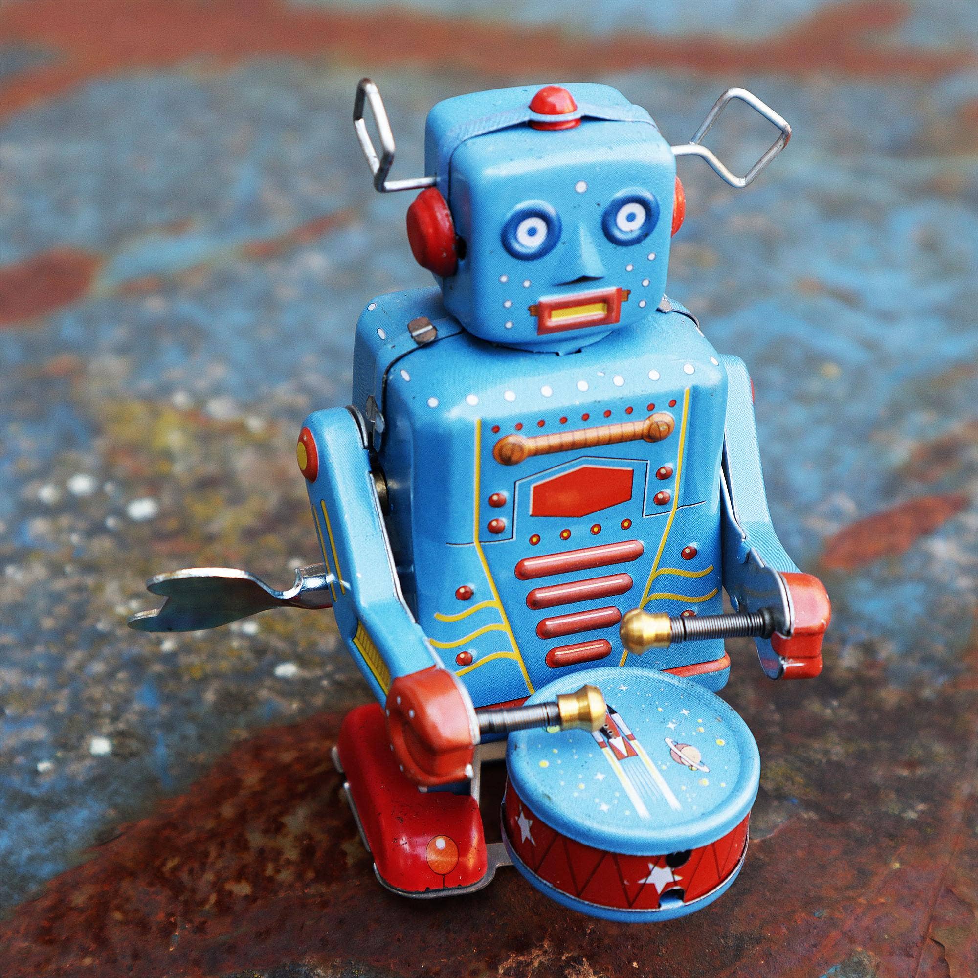 Tribal Trade GmbH - Wholesale Decorative Figurine - Robot robot with drum blue sheet metal robot tin toy5