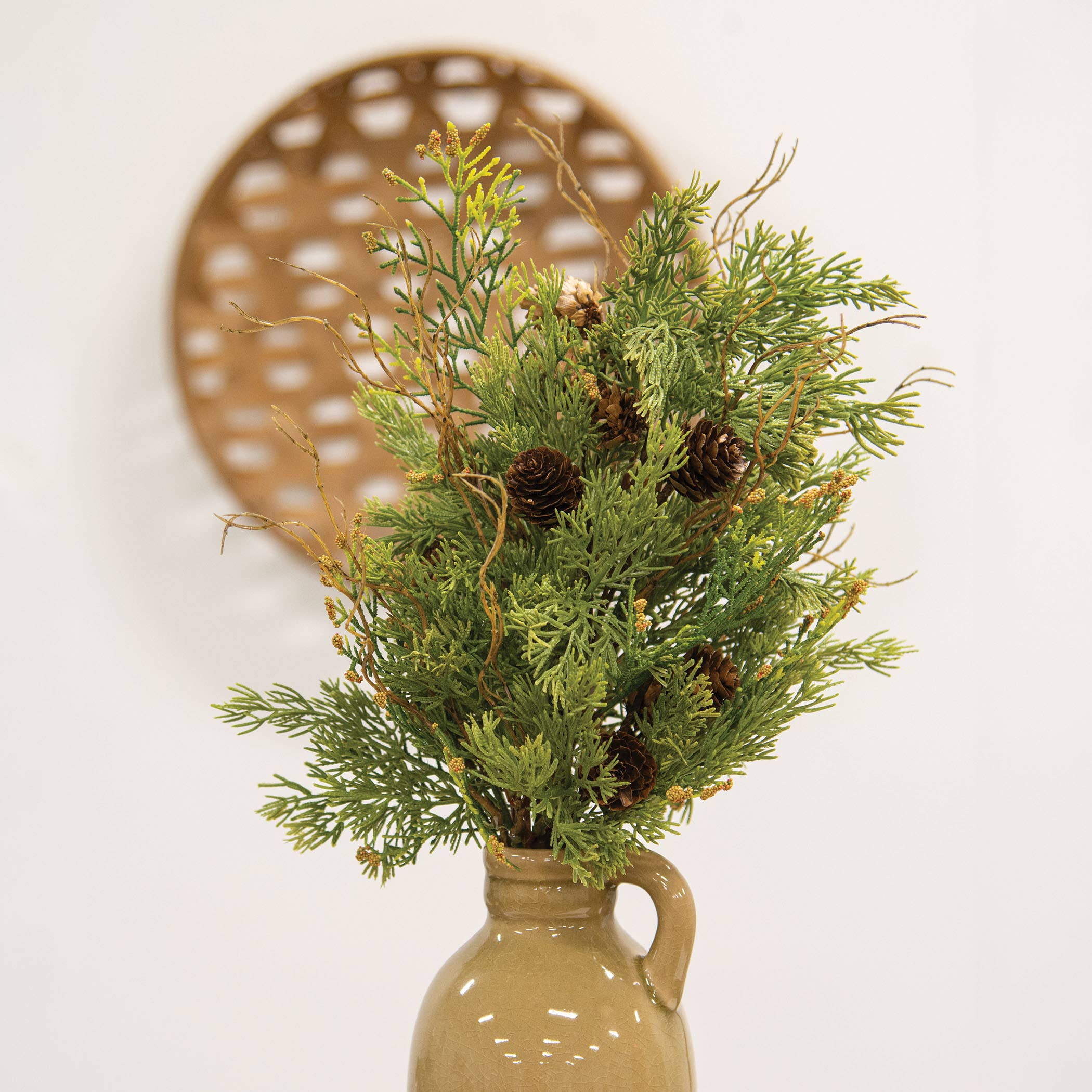 Saybrook Lane – Großhandel Kunstpflanzen – Weicher Zedern- und Kiefernzapfenstrauch - 20"2