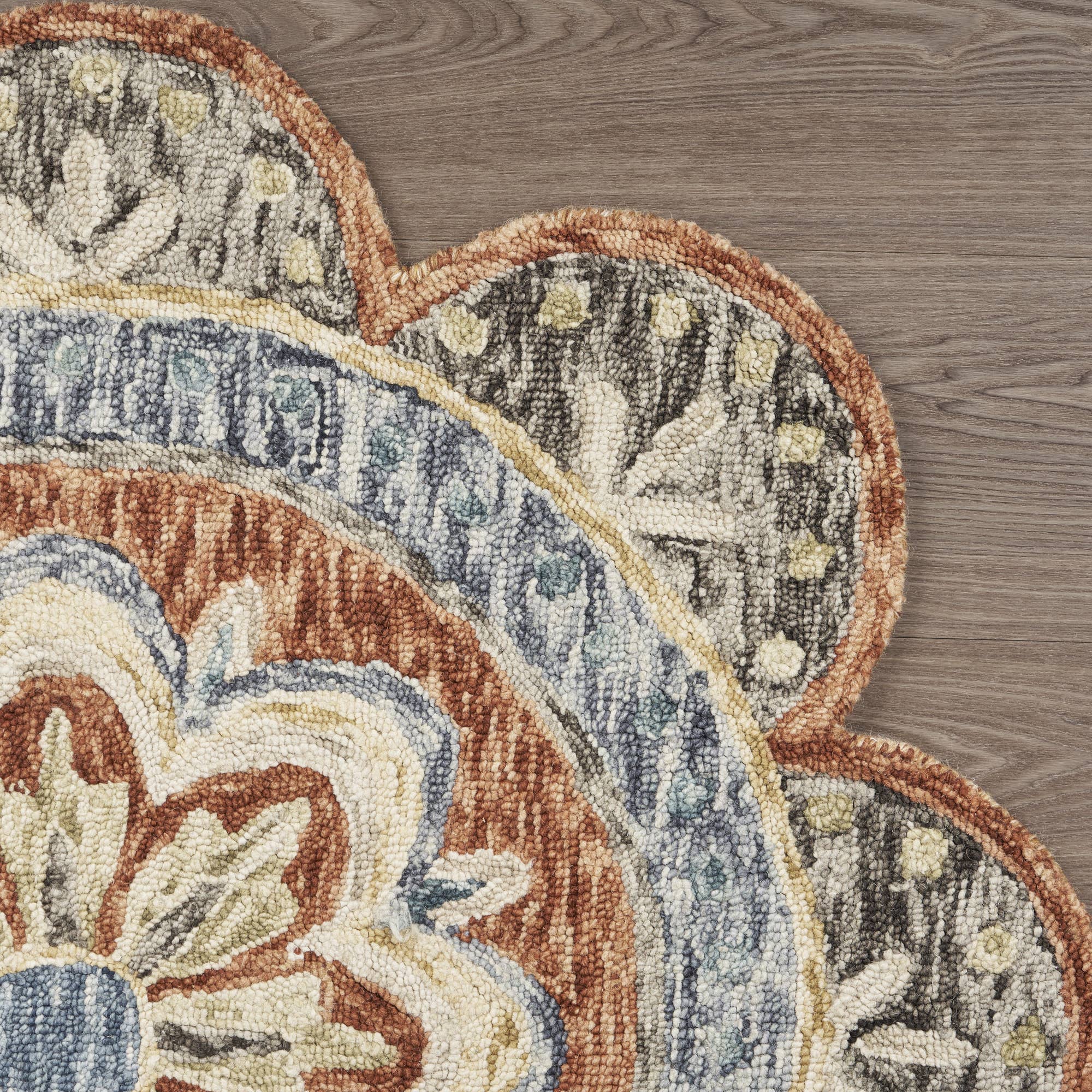 LR Home - Wholesale Area Rug - Nia Classic Scalloped Edge Hand-Tufted Wool Indoor Area Rug21