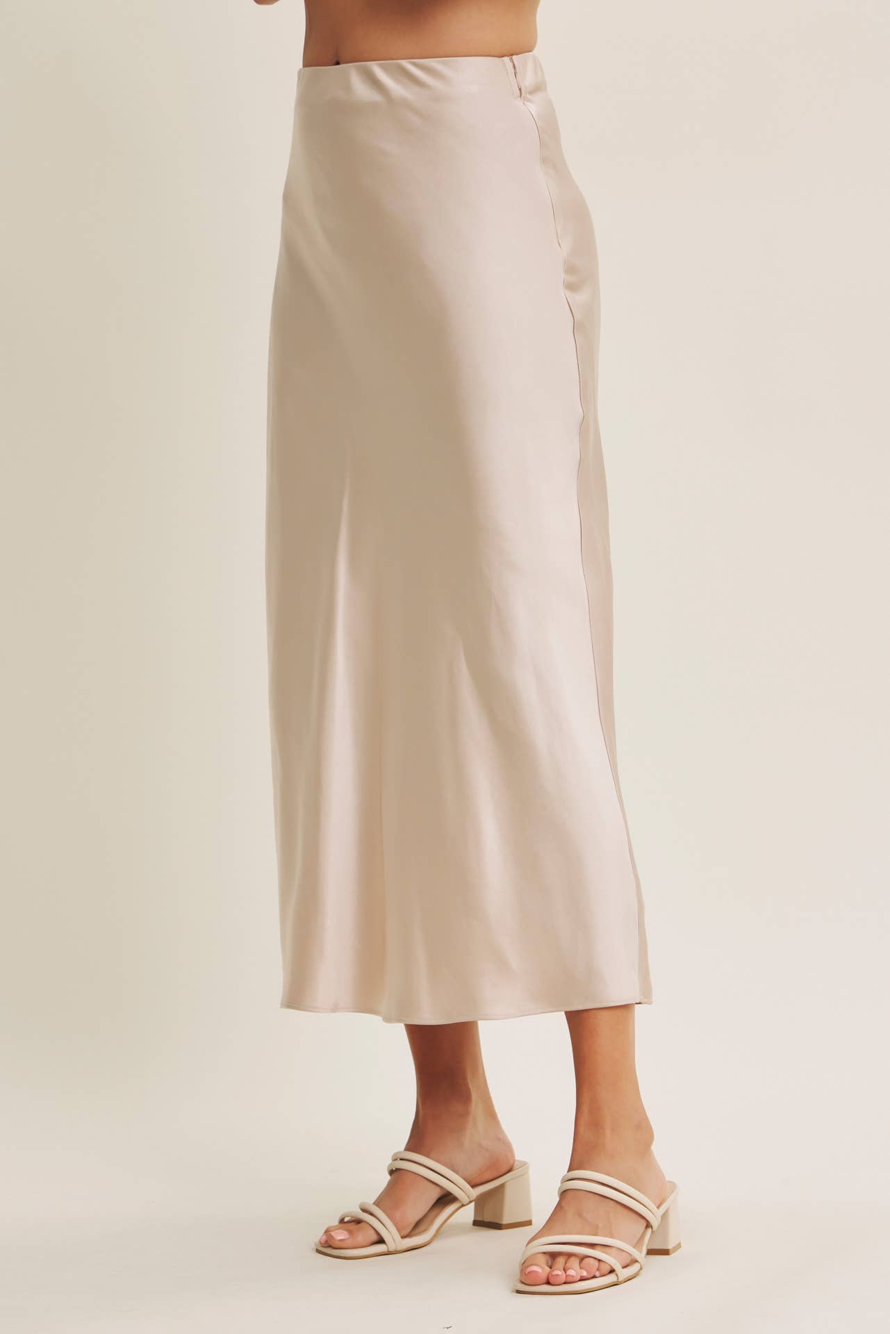 in february - Venta al por mayor Falda - Mujer - Falda maxi de satén grueso y sedoso de corte al bies de alta calidad42