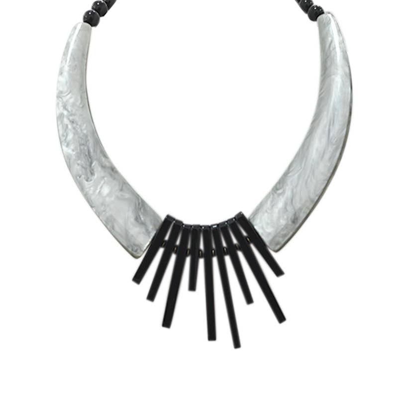 AMORINO SRL - Vendita all'ingrosso Collane di perline/perle - COLLANA CON FRANGE IN RESINA - FT24144A8462