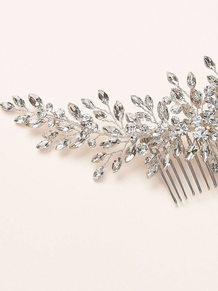 Anastasia bruidskam voor wholesale door Dareth Colburn Designs