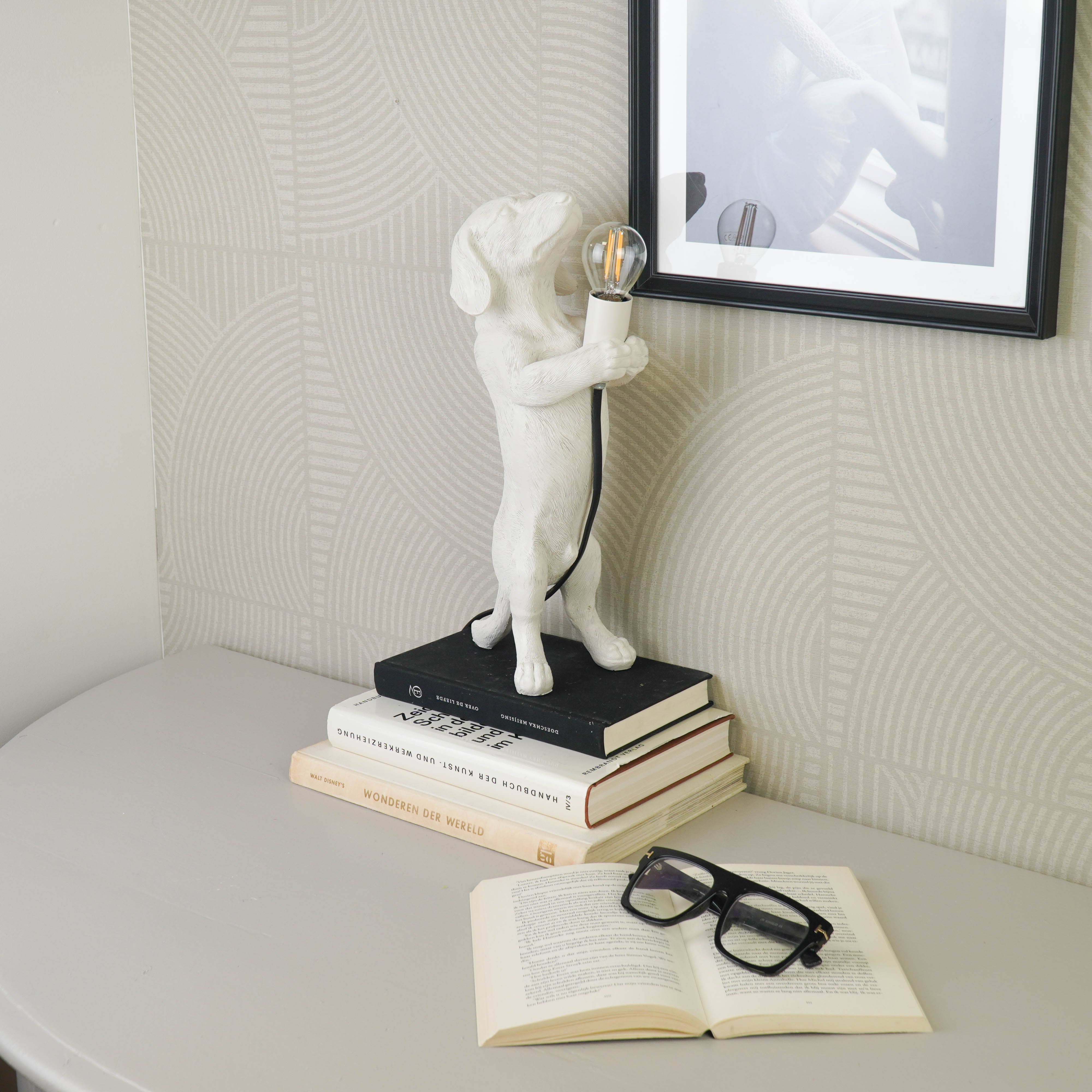 Housevitamin bv - Wholesale Figurine Lamp - Table Lamp - Dachshund Lamp - Polyresin - Cream White - E14 - 10x15x38cm2