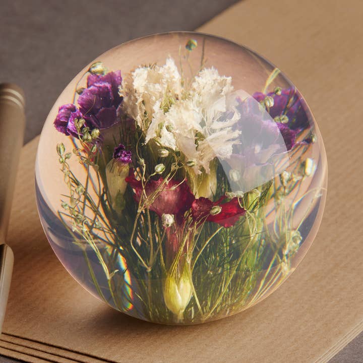 Fermacarte con bouquet di fiori misti per la vendita all'ingrosso da parte di Hafod Grange Ltd