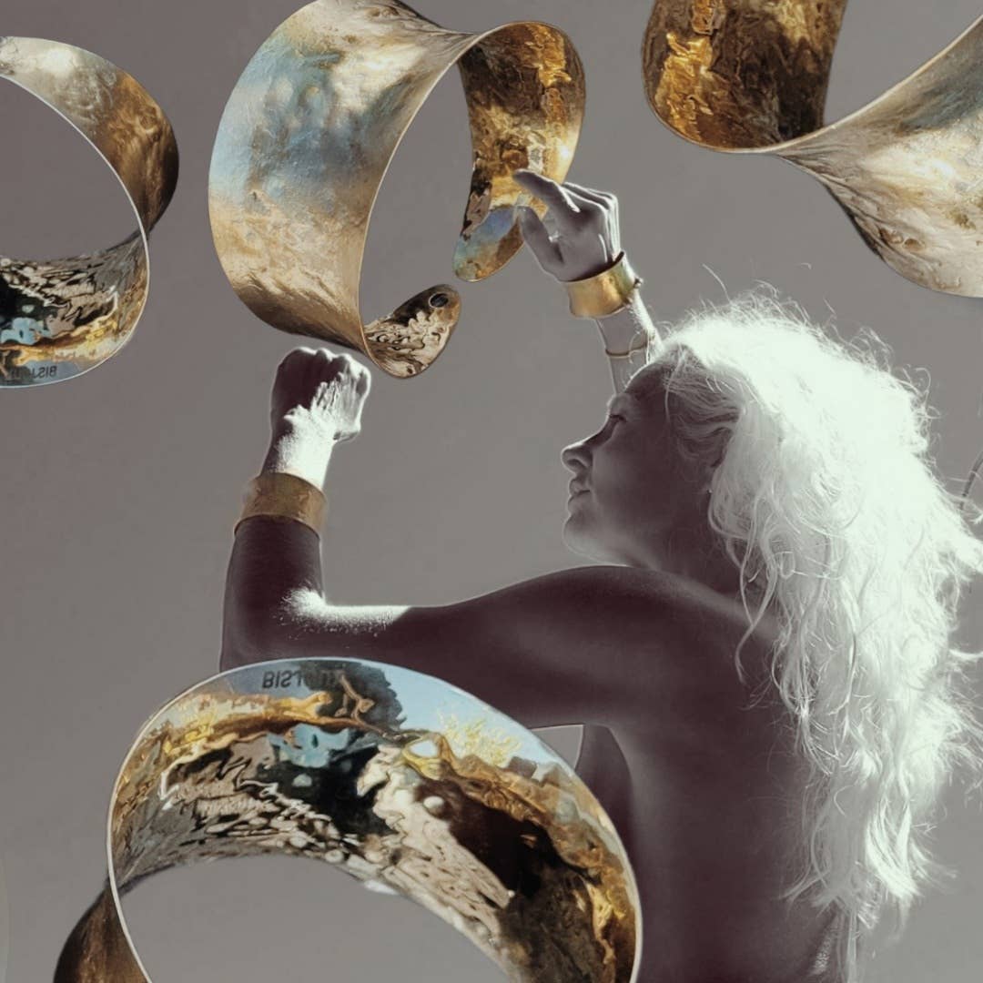 Bisjoux - Wholesale Cuff Bracelet - Seductive brass Curve Cuff bracelet6