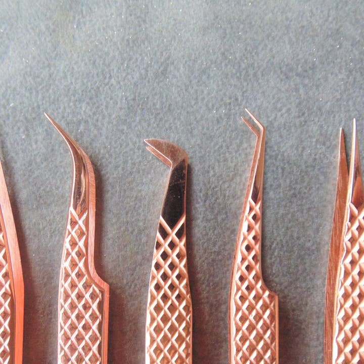 MAYA Cosmetics - Wholesale Tweezers - Eyelash Kit Set Of 51