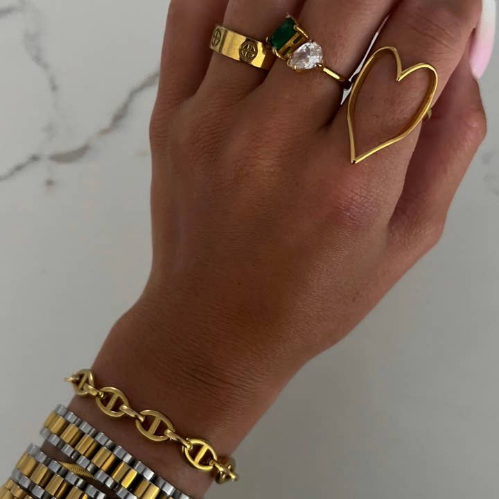 CHANSUTTPEARLS - Wholesale Cocktail/Statement Ring - GOLD HEART RING 1