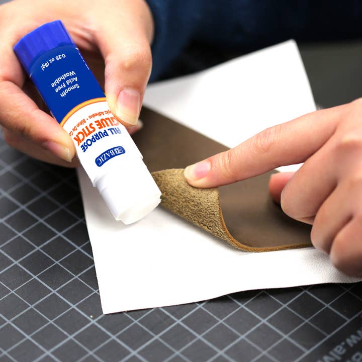 BAZIC Products - Wholesale Glue - Glue Stick Premium 0.28 oz (8g)(4/Pack)