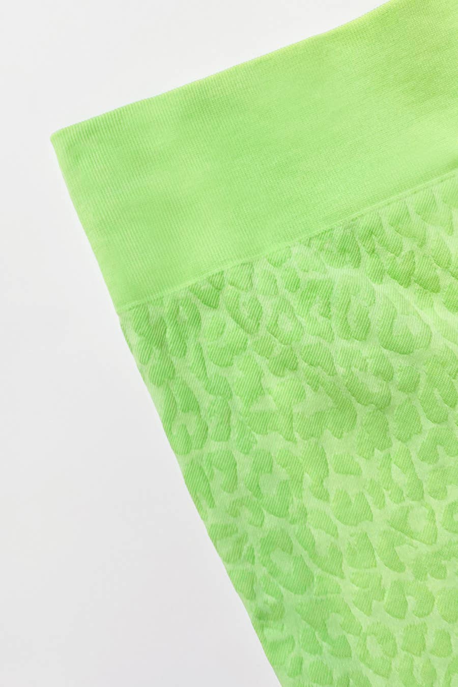 NIKIBIKI - Venta al por mayor Pantalones cortos deportivos - Mujer - NB7857 - Pantalones cortos de leopardo1