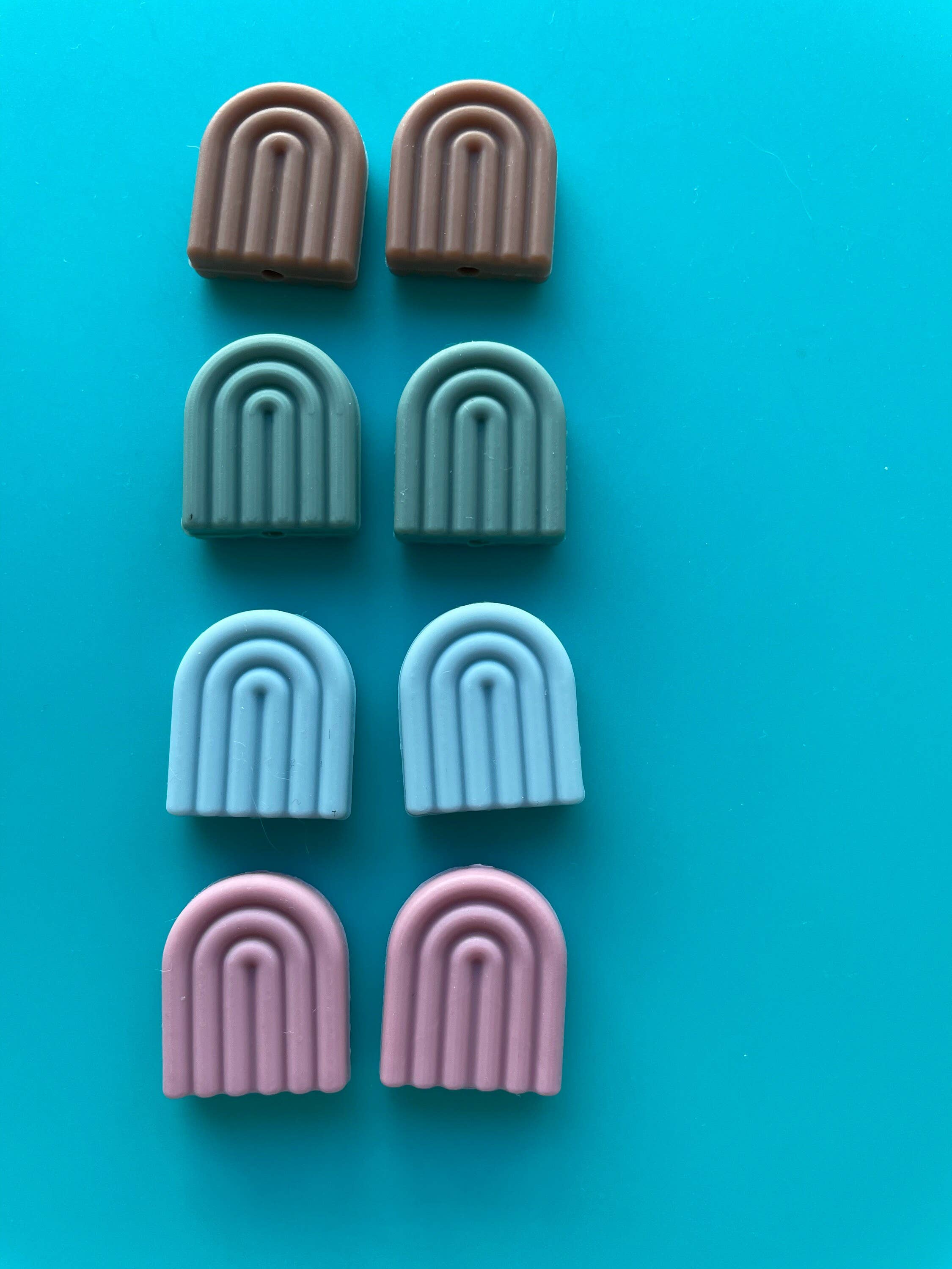 Comma Craft Co - Wholesale Knitting/Crochet Supplies - CURATED SETS! Knitting Needle Point Protectors - rainbows1