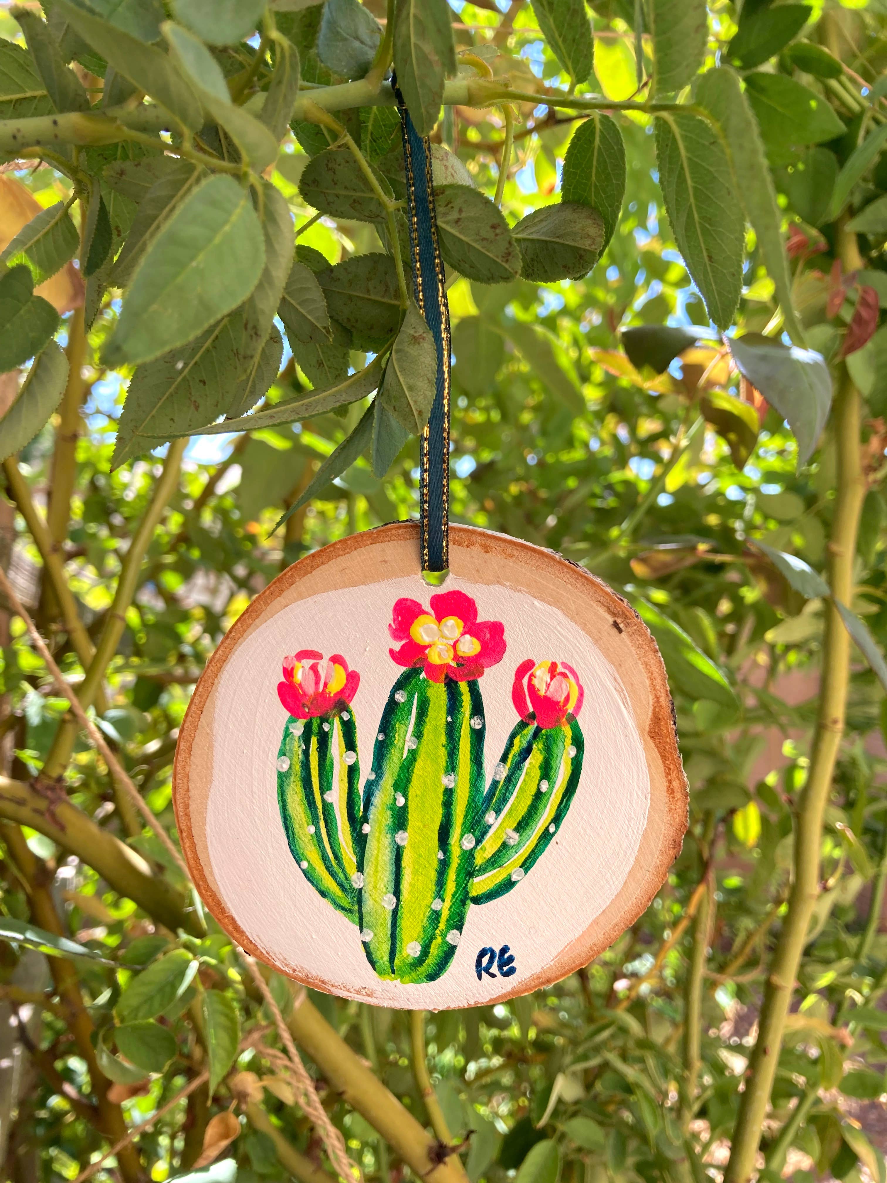 Pink Puddle Studio - Vente Objets de décoration - Ornement disque en bois de cactus saguaro occidental peint à la main0