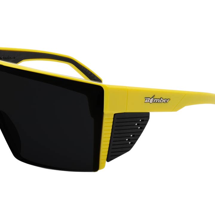 Johnny Safety - Rook met Gele Lijst voor wholesale door Under The Sun Originals / Bomber Eyewear