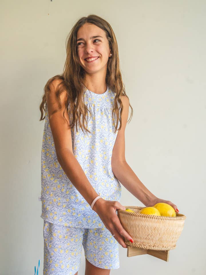 Conjunto de Pijama Corto sin Mangas para Niñas Pima Limones para venta al por mayor de Little Blue Swallow