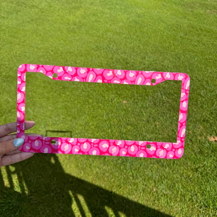 SarahMackenzieStudio - Vendita all'ingrosso Ciondolo decorativo per auto - Unisex - Cornice per targa leopardata rosa