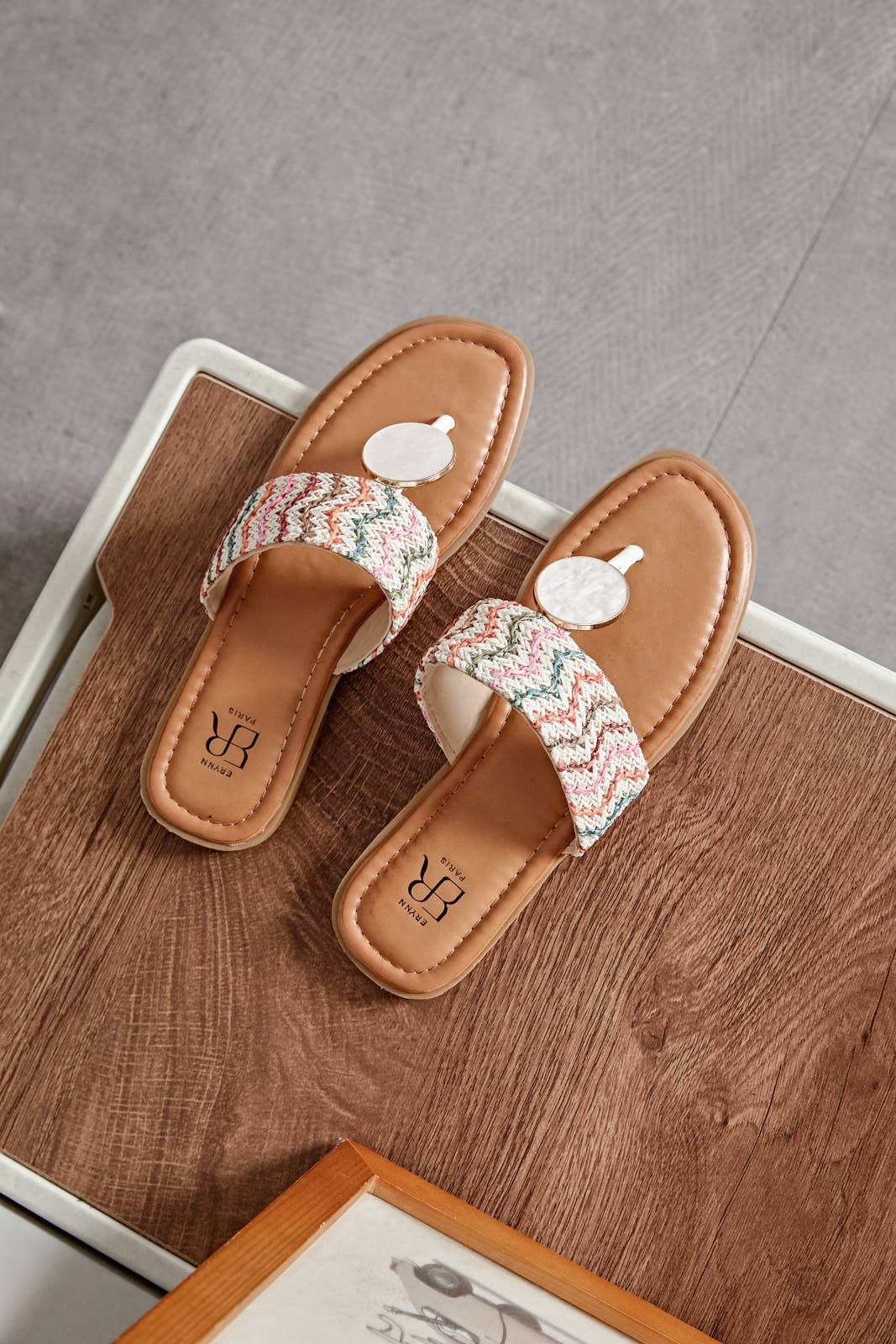 ERYNN - Wholesale Sandals - Women's - Flat sandals - Amelia7