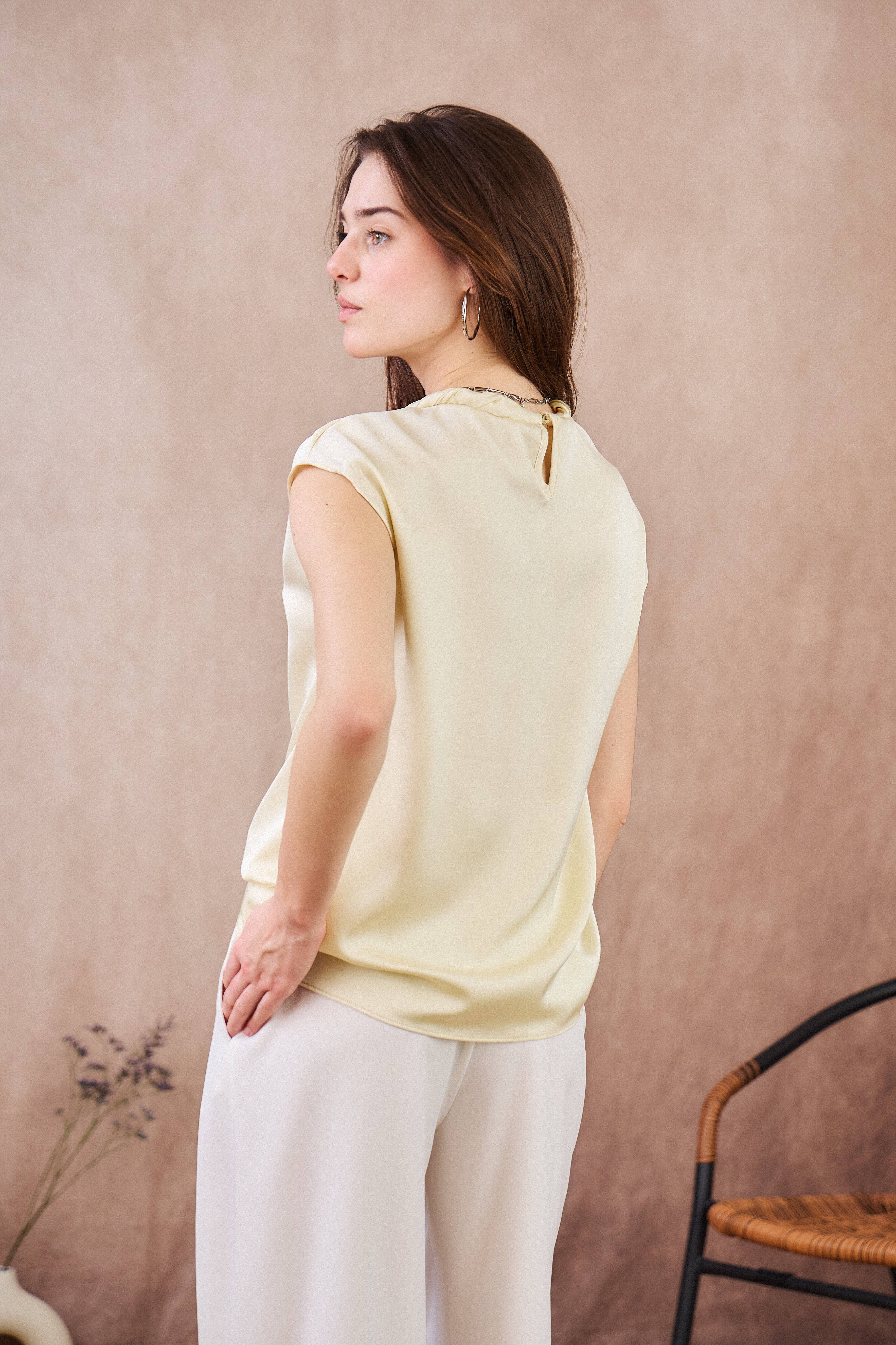 LULUMARY - Wholesale Blouse - Women's - Satin top H161A14