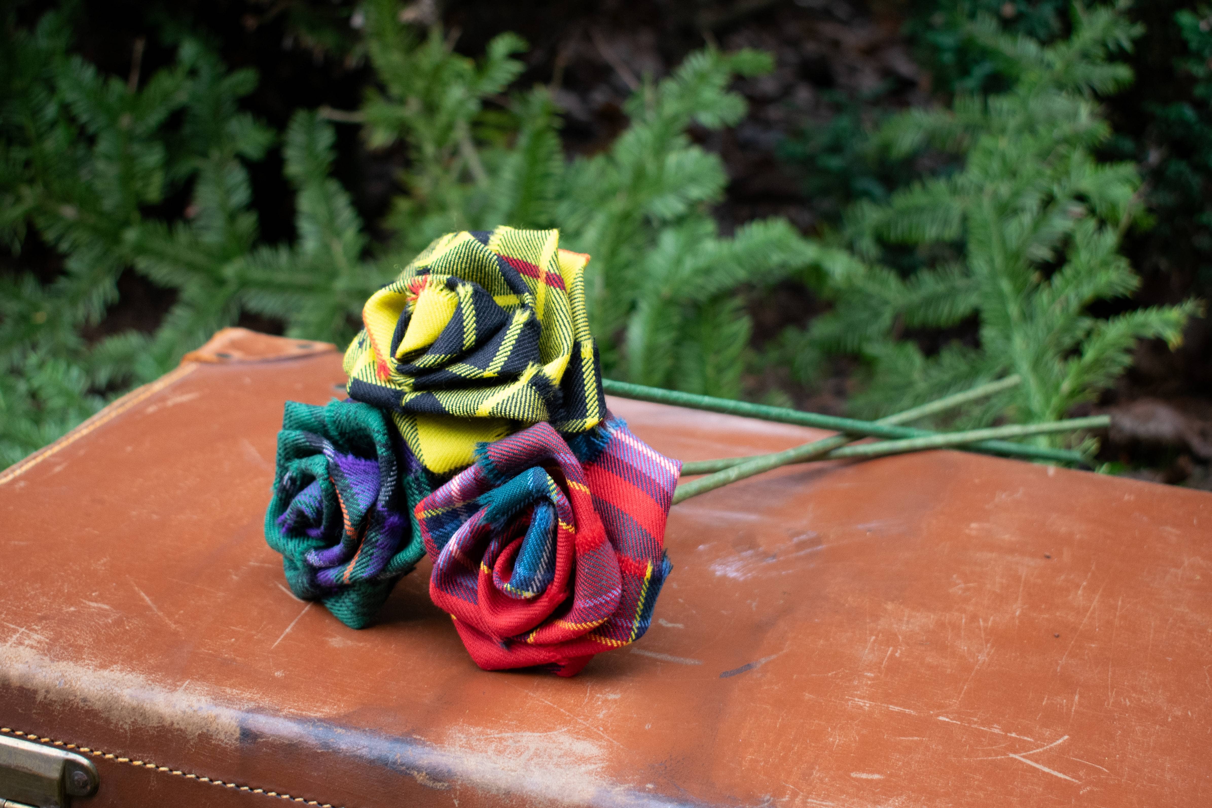 Strathmore Woollen Co – wholesale Artificial flowers – Tartan Rose5