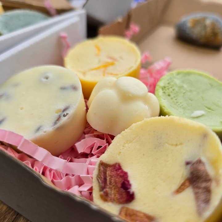Bath Melts mixed scents in gift box natural handmade & vegan for wholesale by SkincareBOOtique