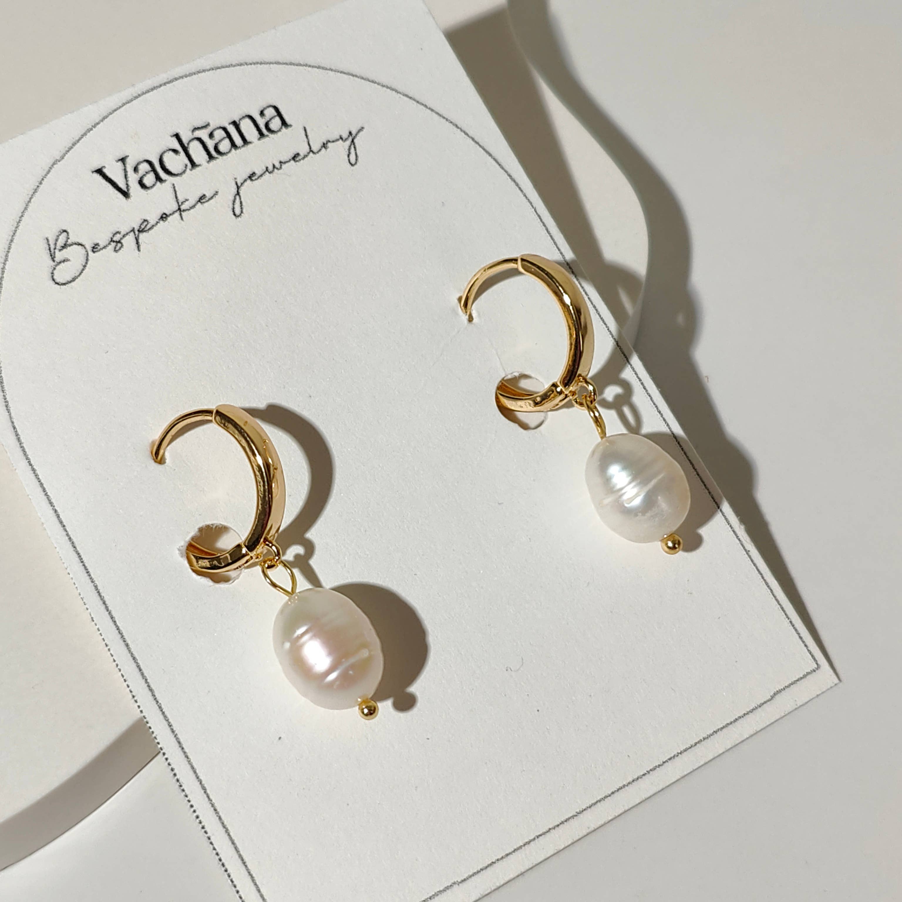 Vachana – wholesale Hoop earrings – Natural Pearl Huggie Hoop Earrings6