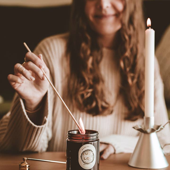 Broken Top Brands - Wholesale Jar/Filled Candle - Yule Log 9oz Soy Candle 1