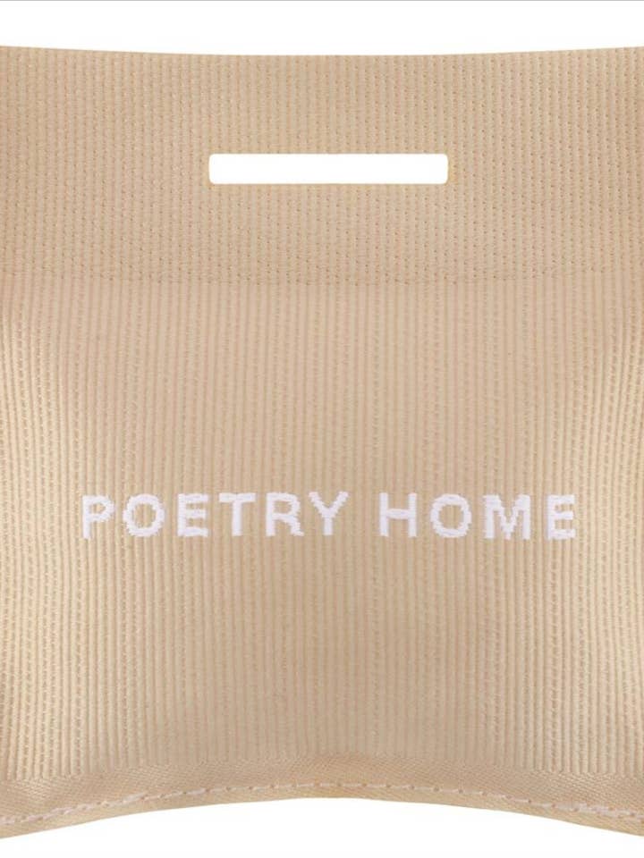 GARDEROBEPOSE BORDO for engroshandel hos Poetry Home