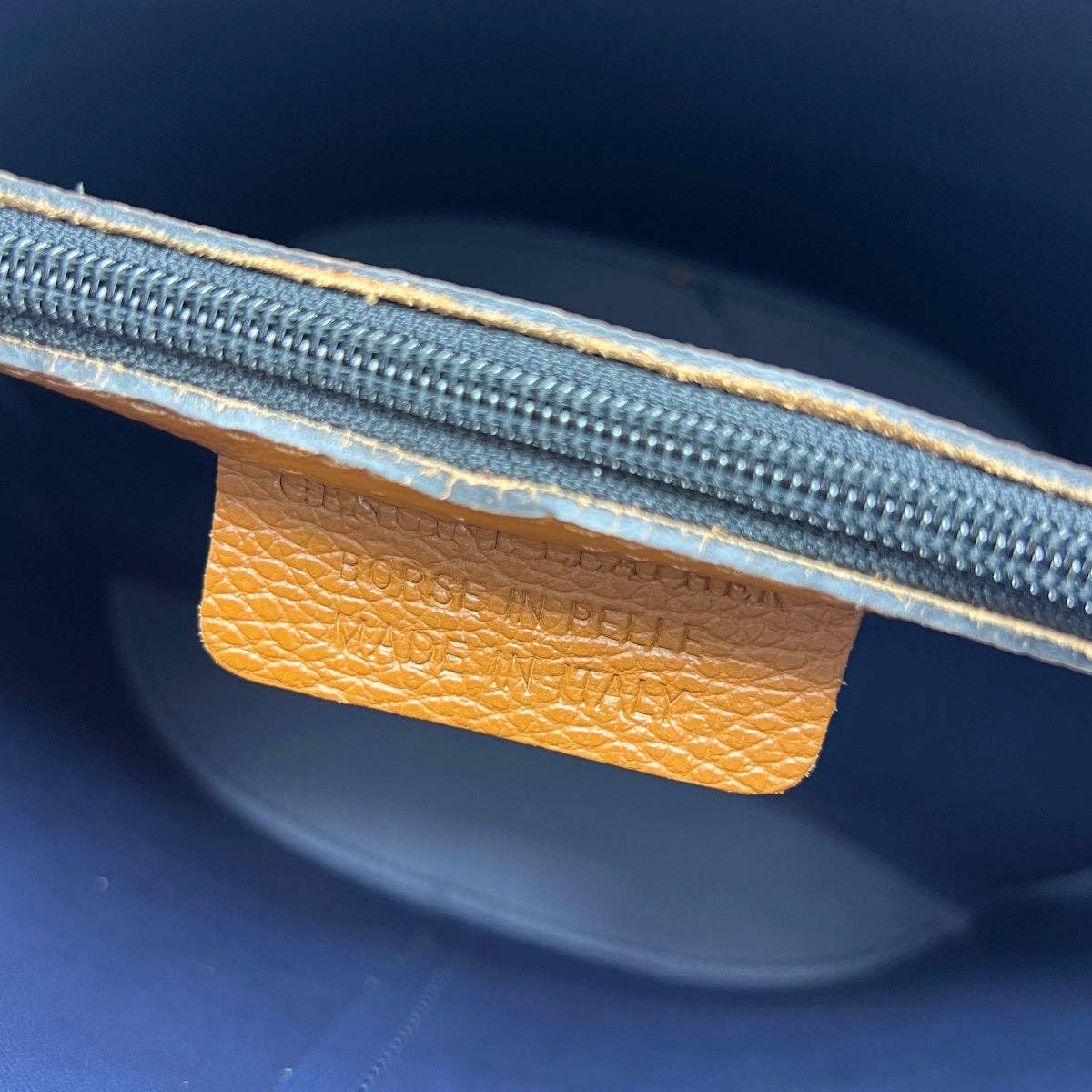 Suie Valentini srl – Großhandel Schultertasche – Damen – Echte Leder-Schultertasche, Made in Italy, Art. 1125596