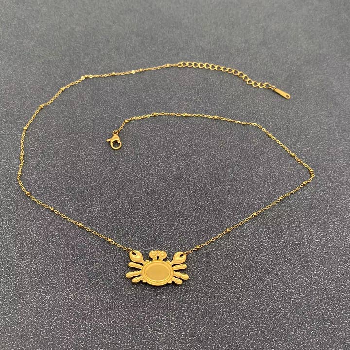 Mio Queena - Wholesale Pendant/Charm Necklace - Cat's Eye Stone Crab Charm 18K Gold Plated SS Necklace - FGS2