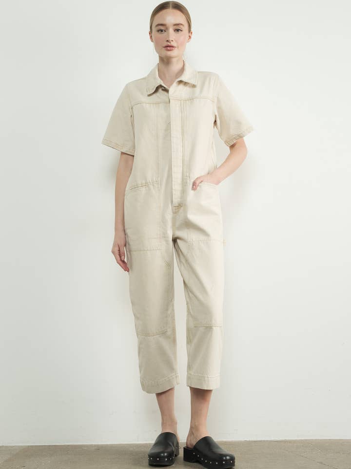 COMBINAISON EN DENIM À MANCHES COURTES AVEC COL MAJ3206 pour la vente par Aaron & Amber