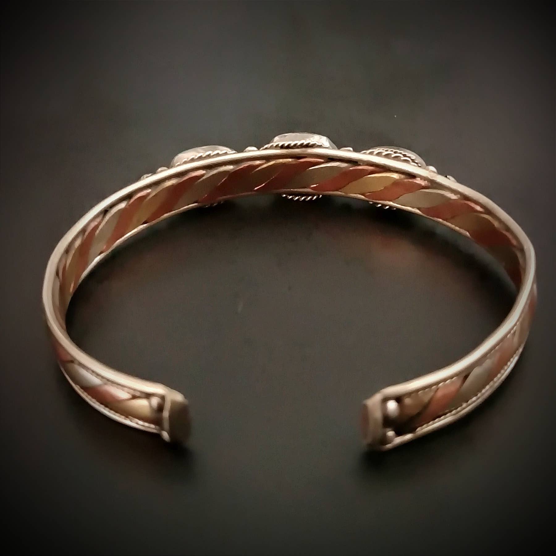 Unique Brand – Engroshandel Manchetarmbånd – DHO tibetansk armbånd3