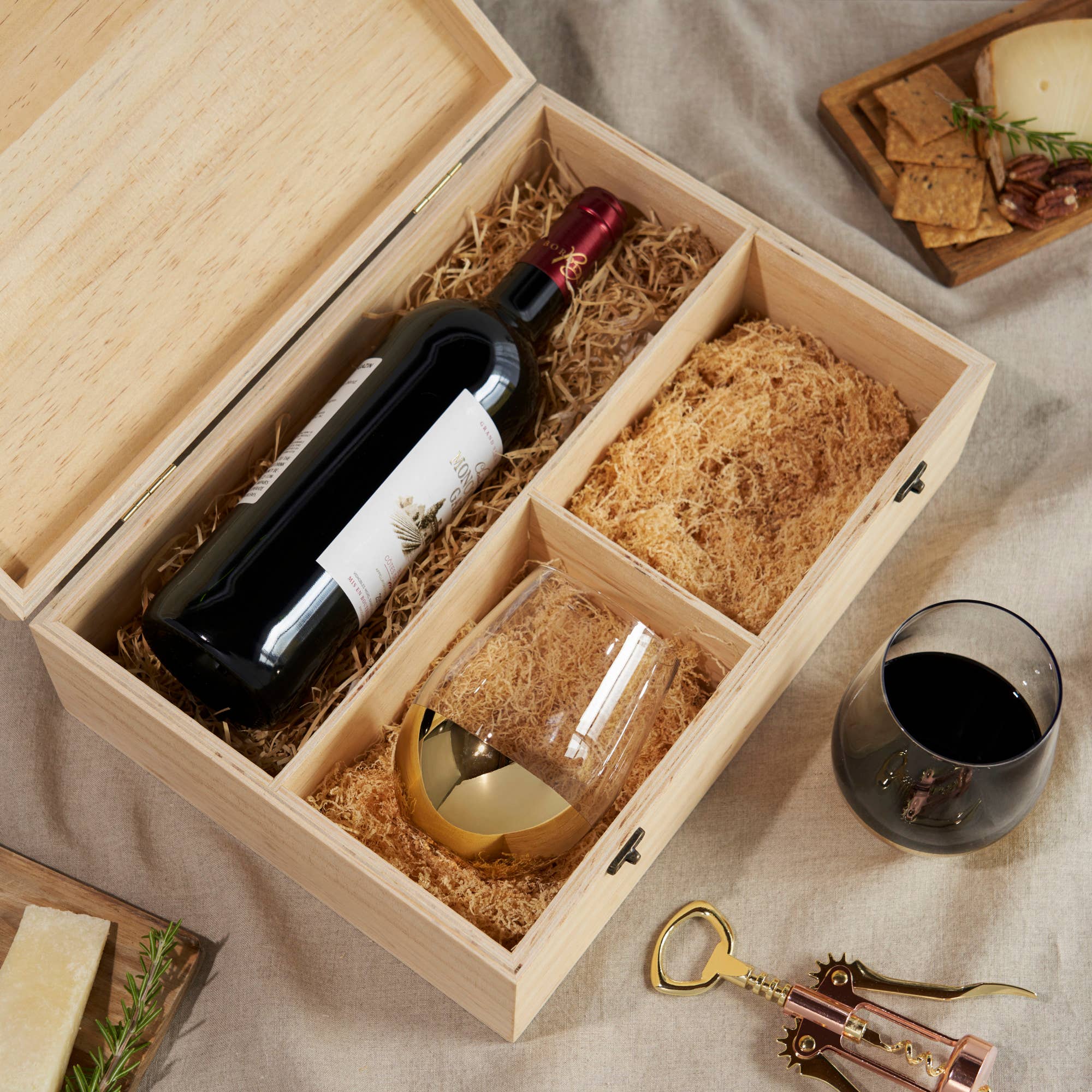 Twine - Vente Pochette cadeau pour bouteille de vin - Coffret cadeau en bois pour vin avec 2 verres sans pied trempés dans l'or2