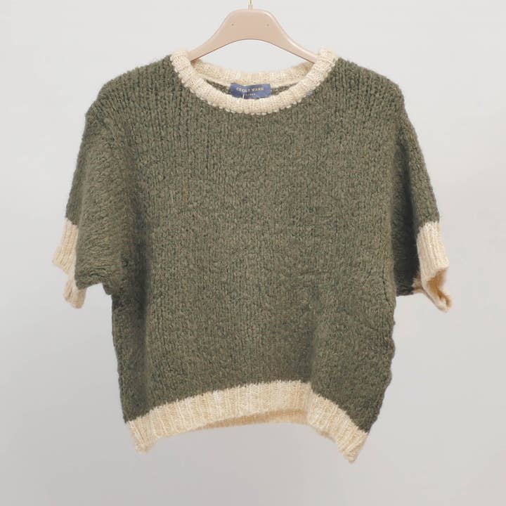 Kortærmet tofarvet striktrøje – CA10347 for engroshandel hos Cecile Wang