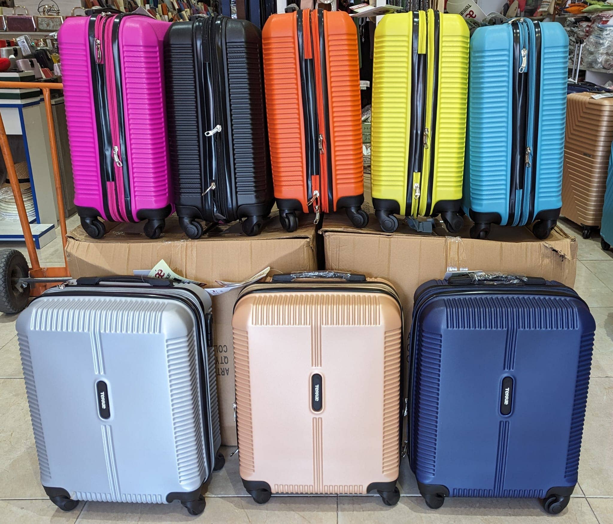 MIA LAROUGE – Großhandel Gepäck – MIA LAROUGE erweiterbarer Hartschalen-Kabinenkoffer