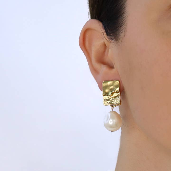 KARINE SULTAN - Wholesale Clip-on earrings - Rectangular clip on earrings with pearl drop3
