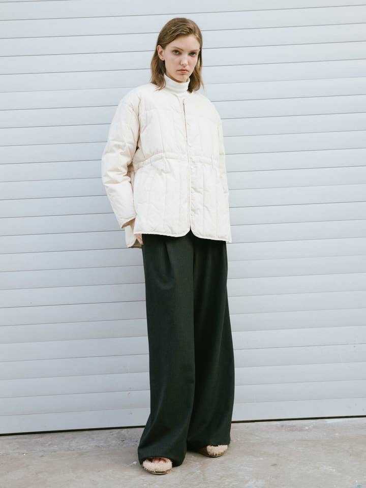 Veste courte en duvet pour la vente par CUBIC