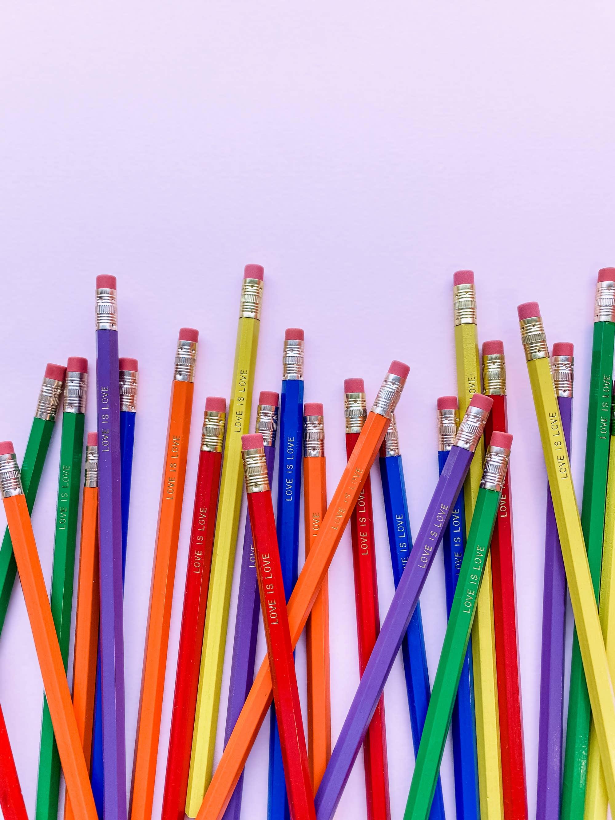 Dahlia Press - Vente Crayons - Lot de 6 crayons Love is Love2