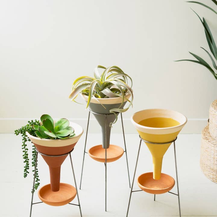 Kalalou - Wholesale Vase - Set of Three Table Top Clay Funnel Vases with Wire Base