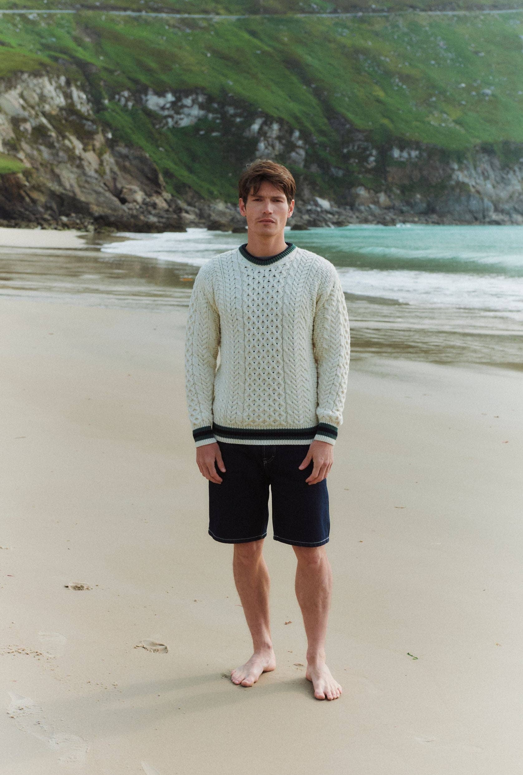 Aran Woollen Mills – Pulôver - Homem por atacado – Camisola Aran de Risca com Gola Redonda para Homem Inishbeg - Creme3
