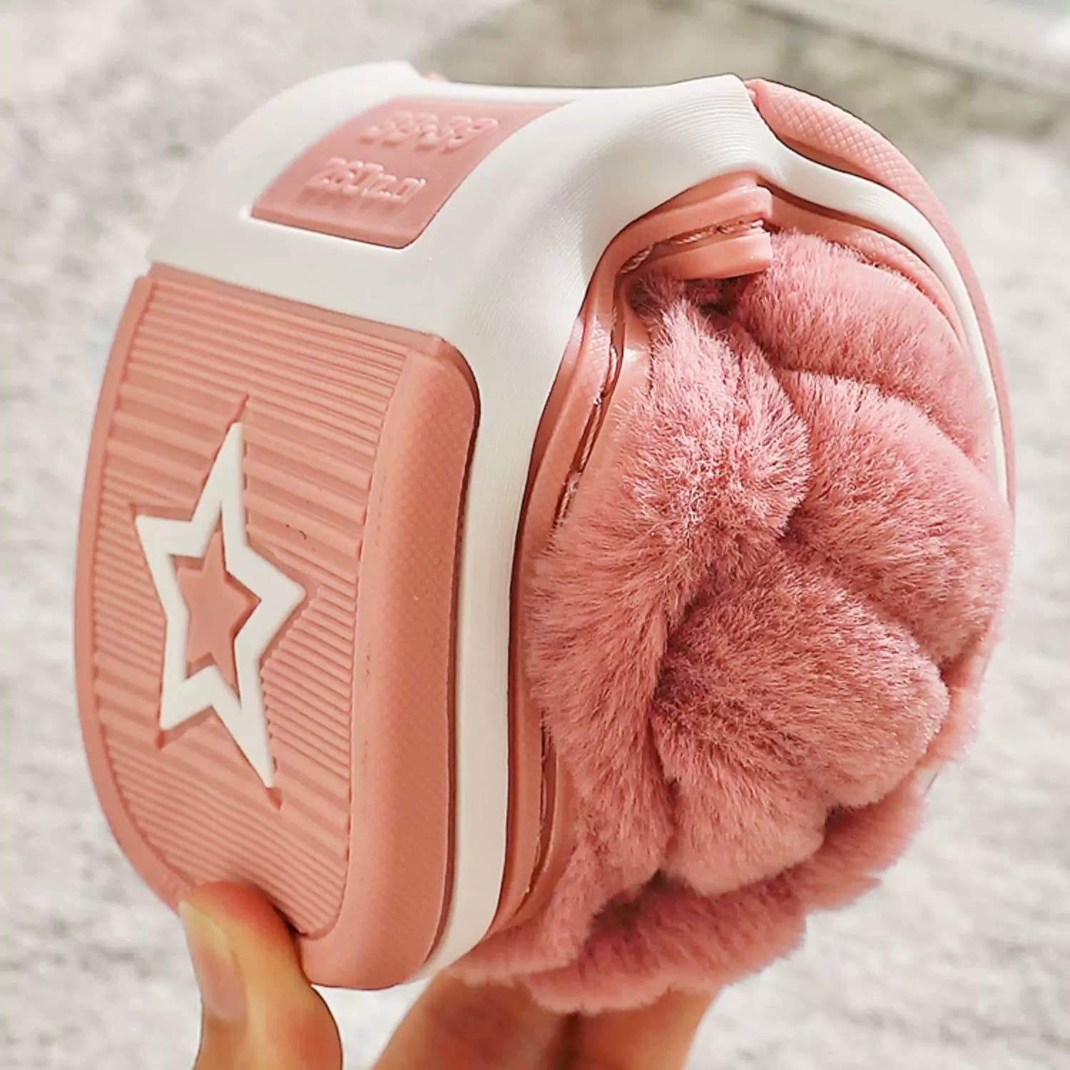 FLUFFERY - Vendita all'ingrosso Pantofole - Donna - Pantofole da Donna per Interni/Esterni con Suola in EVA (12 Paia)7