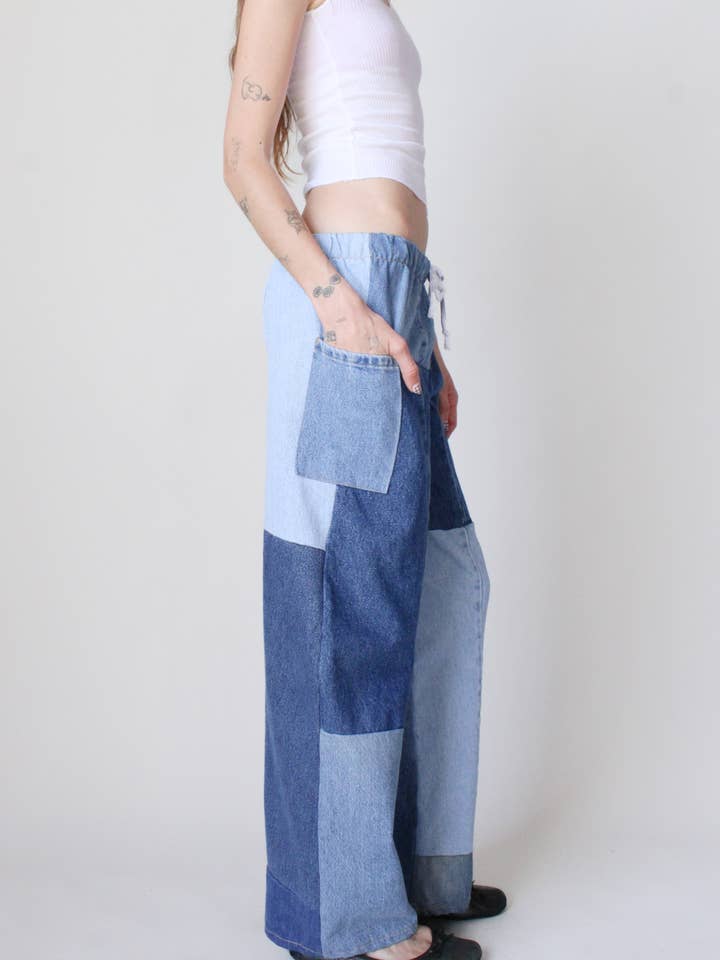 Lot de pantalons en denim éco-responsable pour la vente par American Recycled Clothing
