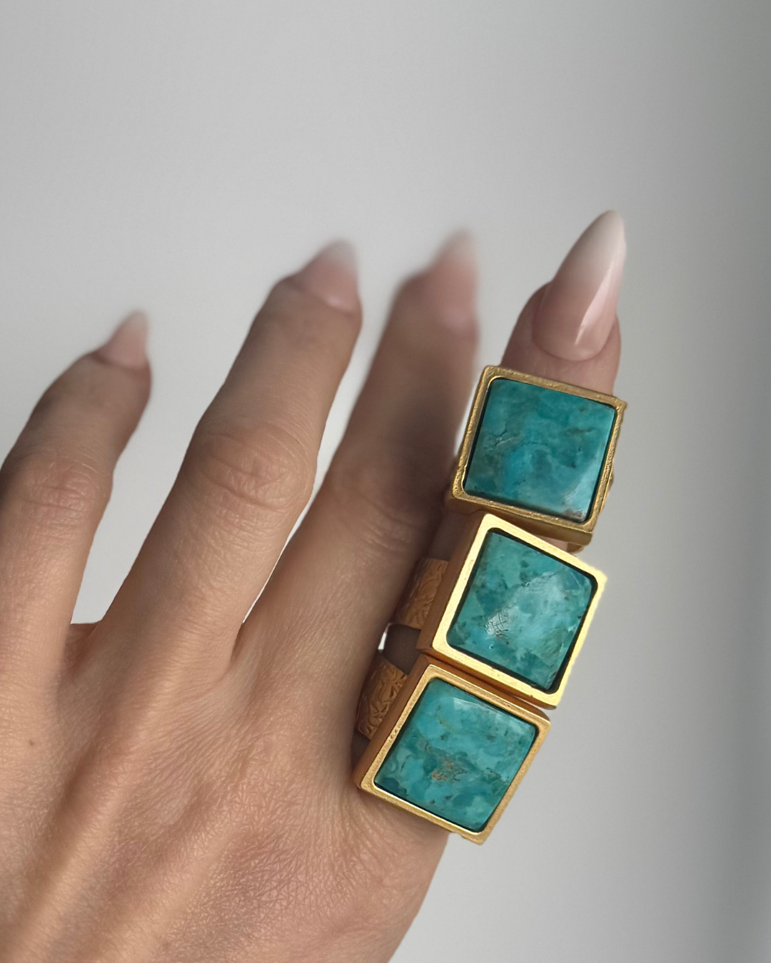 WILYMI Jewelry Co – Anel de cocktail/declaração por atacado – Anel Quadrado de 16mm em Turquesa | Banhado a Ouro 24K4