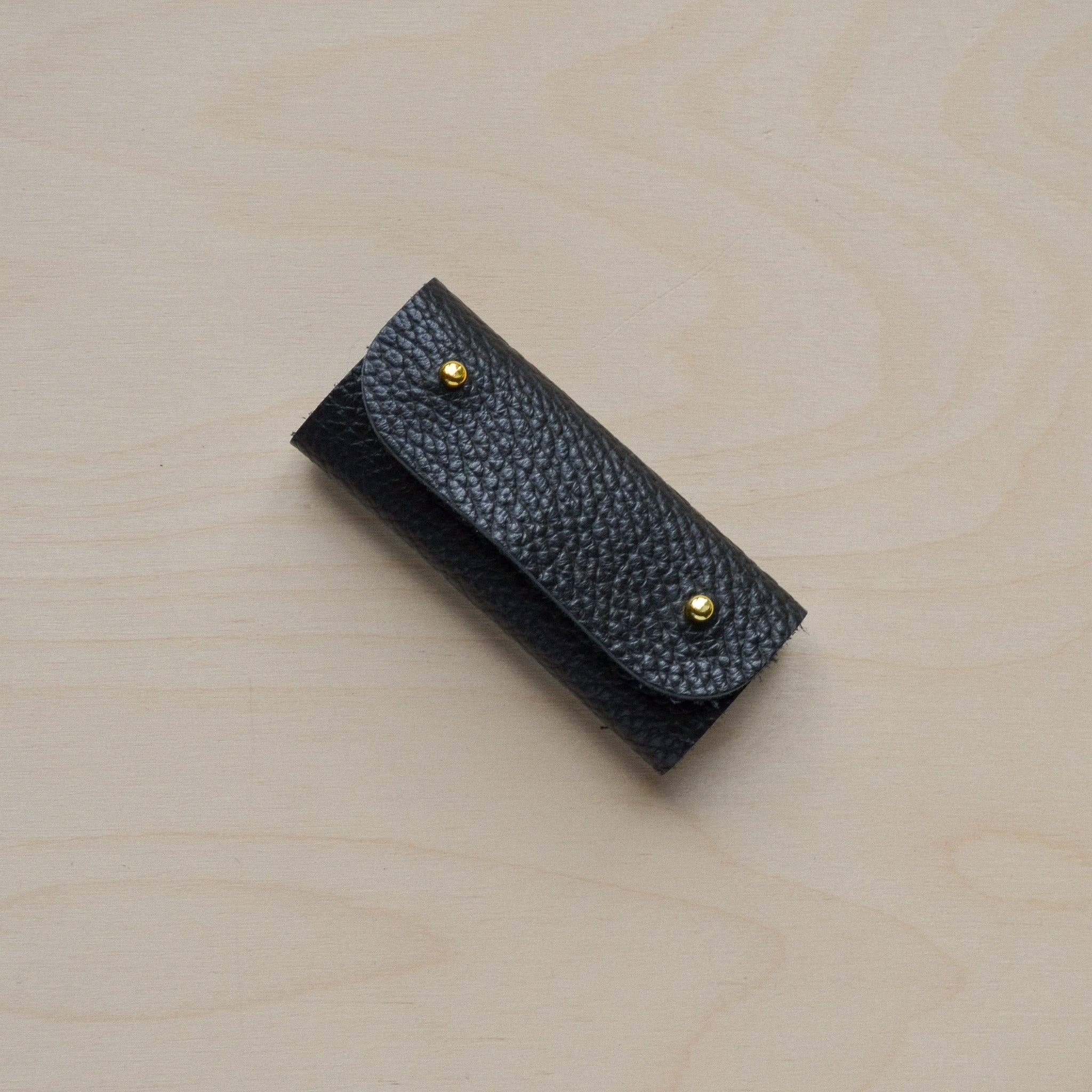 Studio Lowen - Vente Accessoire de broderie/point de croix - Mini étui à aiguilles à coudre en cuir6