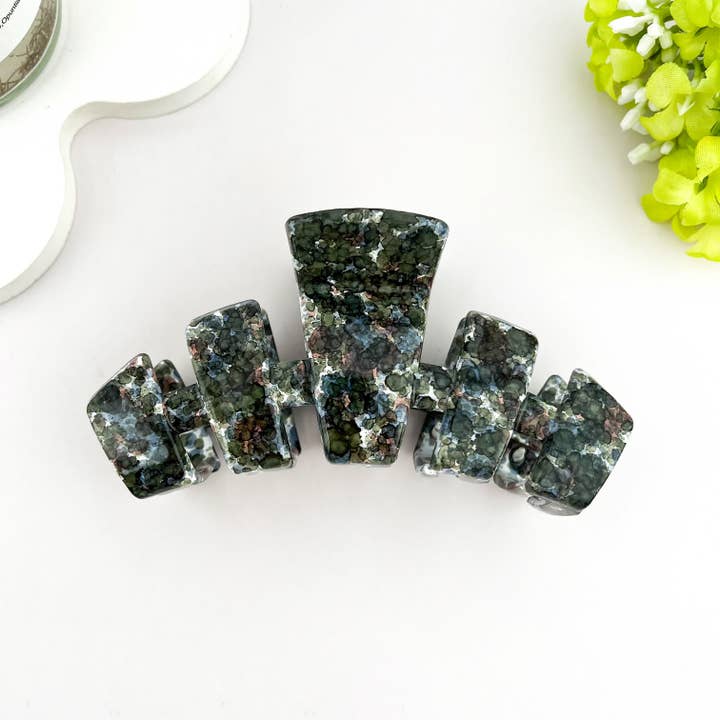 mildstyles - Wholesale Hair Clip - Women's - Vintage Large Hollow Geometric Acetate Hair Claw Clip5