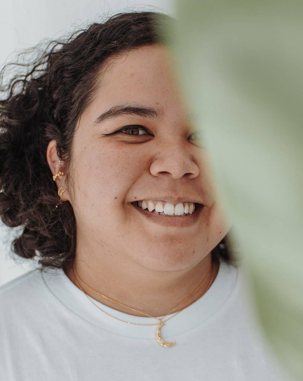 Love Local Jewelry - Venta al por mayor Collares con colgantes/abalorios - Collar Matea con colgante de luna y longitud ajustable4