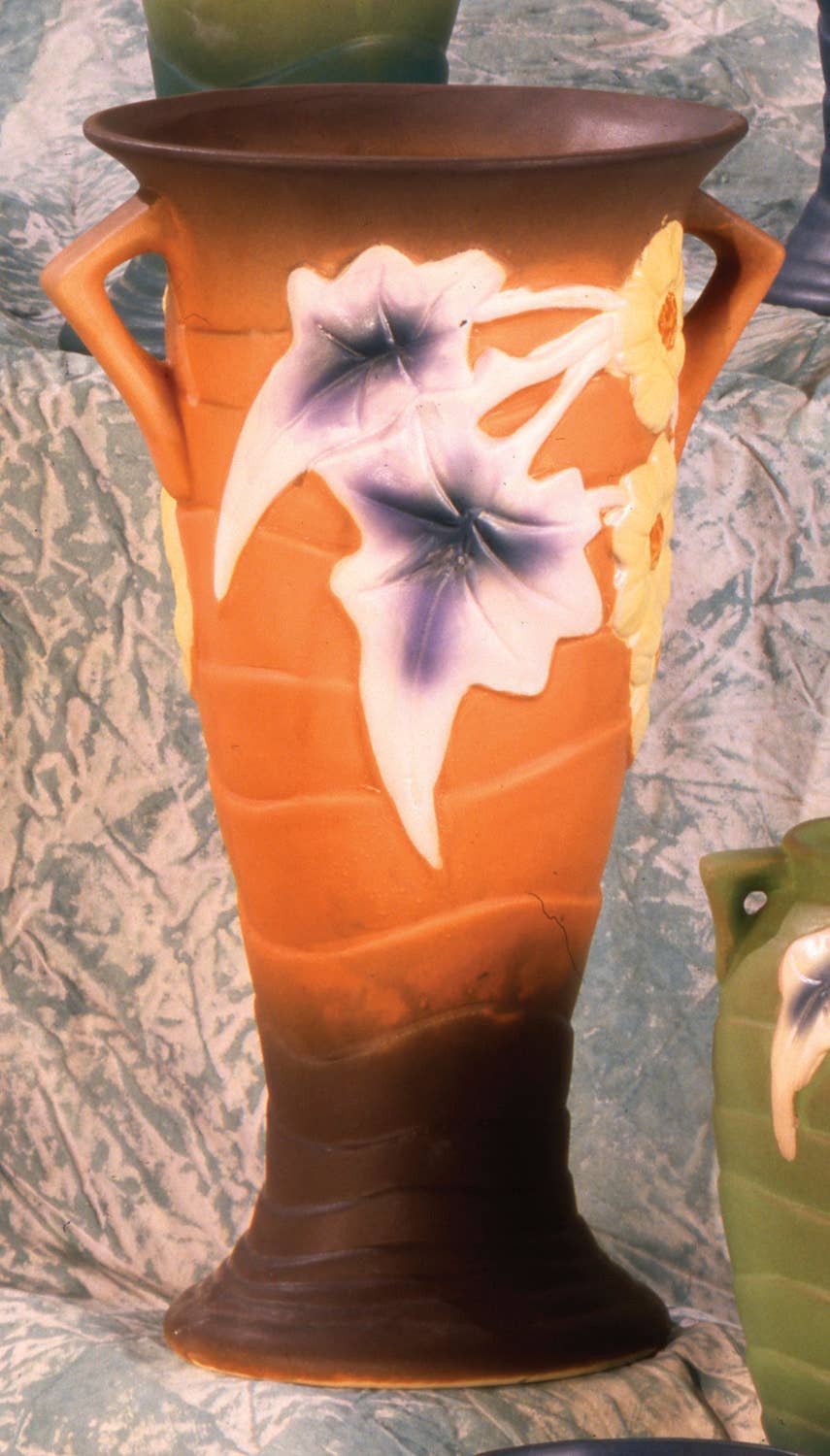 AA Importing - Wholesale Vase - Roseville-Style, Luffa Vase in Blue & Brown, 13"1